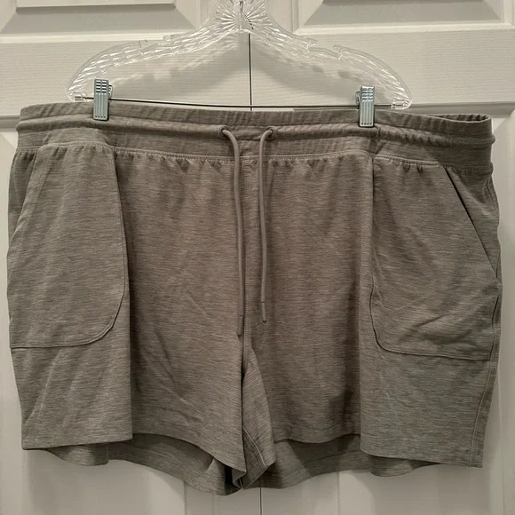 MTA Sport Gray Women's Shorts Size 3X EUC - Picture 1 of 9